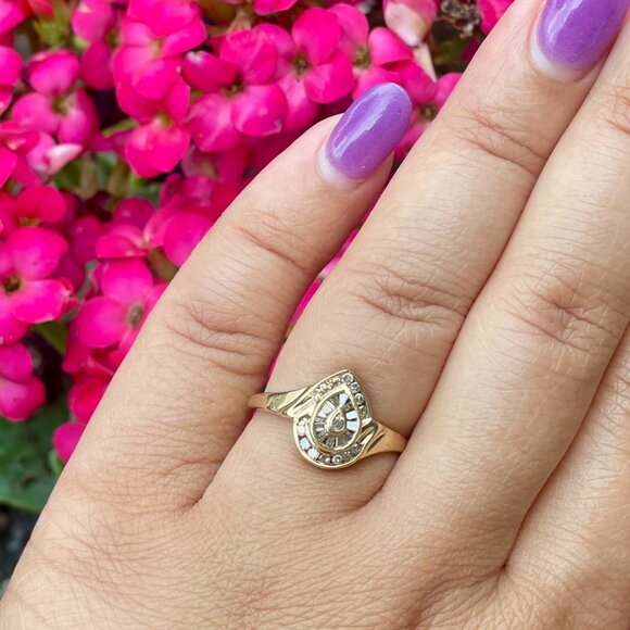 10k Vintage .85 Diamond Teardrop Ring - Picture 6 of 6